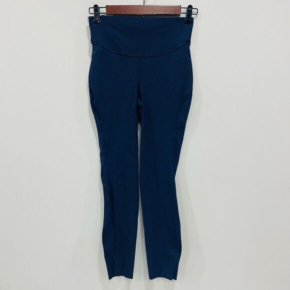 Lululemon 6 Navy Blue Base Pace High-Rise NULU Cropped Tight Yoga Run Athleisure - Picture 15 of 16